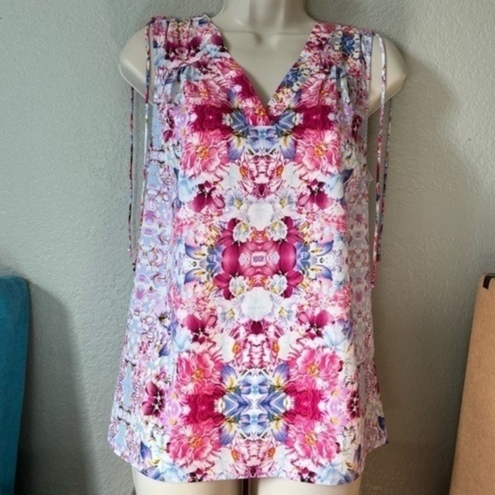 Rachel Roy Floral VNeck Sleeveless Womens Top Size Extra Small